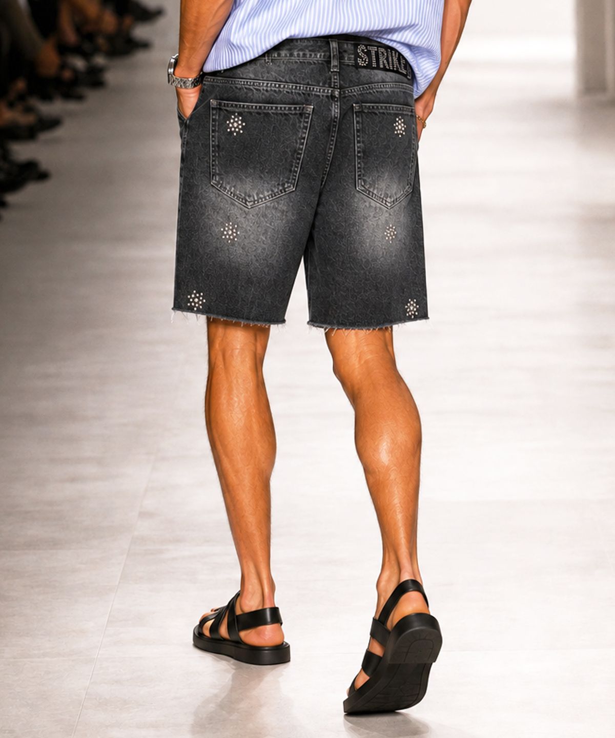 스트라이크(STRIKE) Atelier Studded Denim Cut-Off Shorts (CHARCOAL)