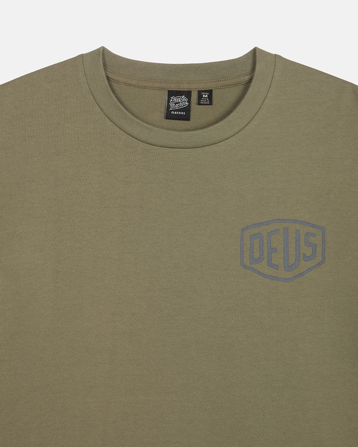 데우스 엑스 마키나(DEUS EX MACHINA) Seoul College Address Tee_Olive