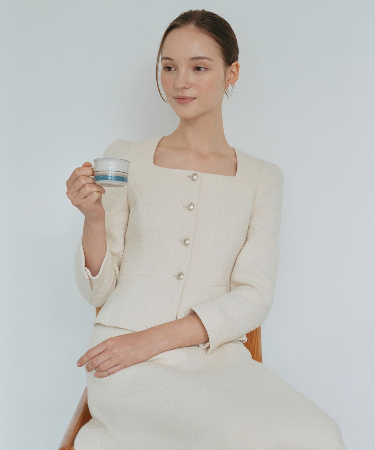 토와브(TOWAV) INA PEPLUM JACKET_CREAM