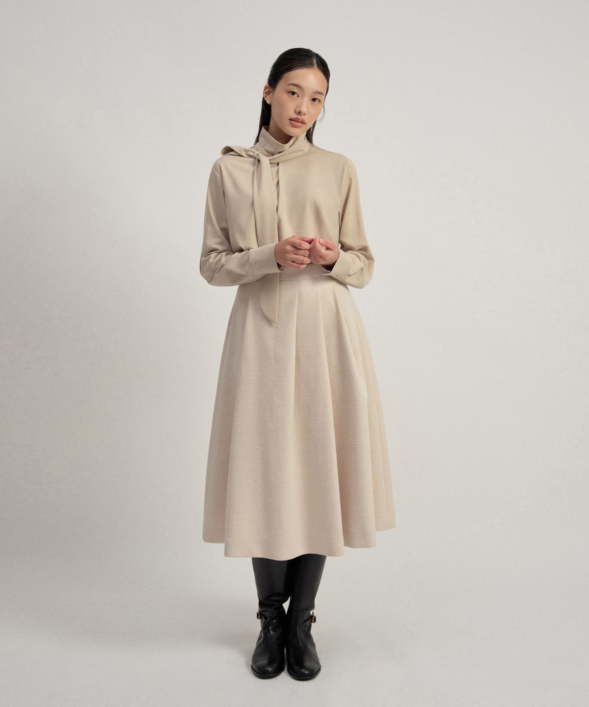 토와브(TOWAV) MAIGE TUCK SKIRT_CREAM BEIGE