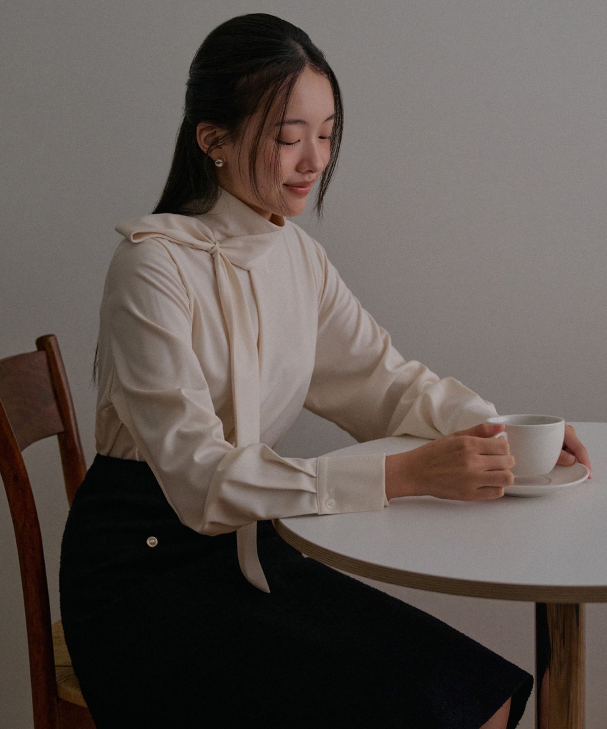 토와브(TOWAV) NELI TIE BLOUSE_CREAM