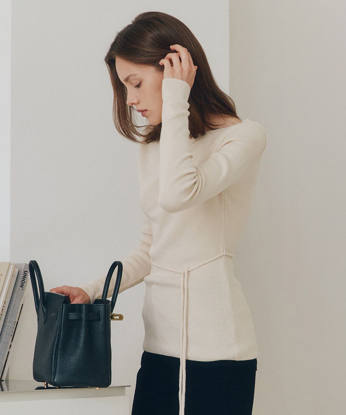 토와브(TOWAV) MISTY BOAT NECK KNIT