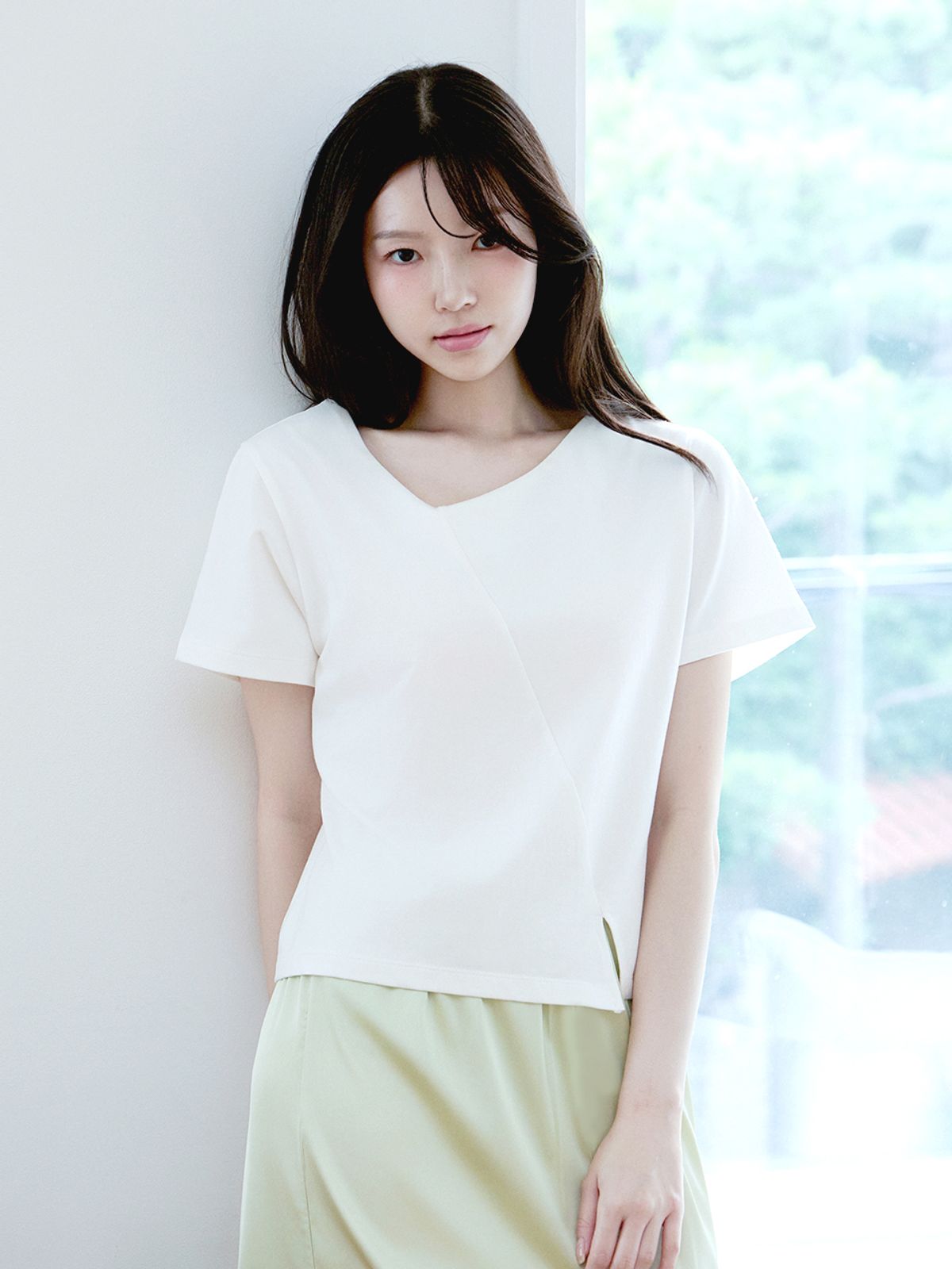 샵아라(SHOP,ARA) 언발란스 슬릿 티셔츠_화이트