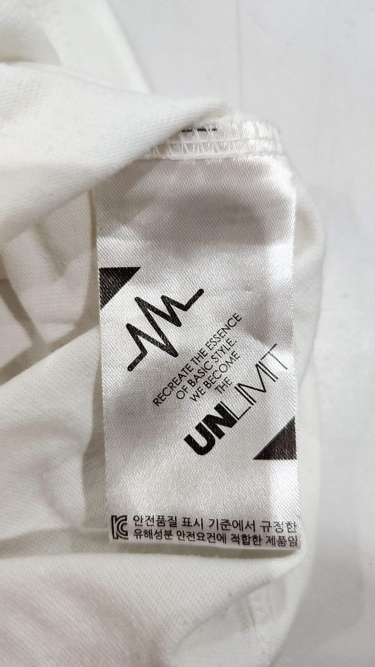 언리미티드(UNLIMITED) 반소매 티셔츠 XL