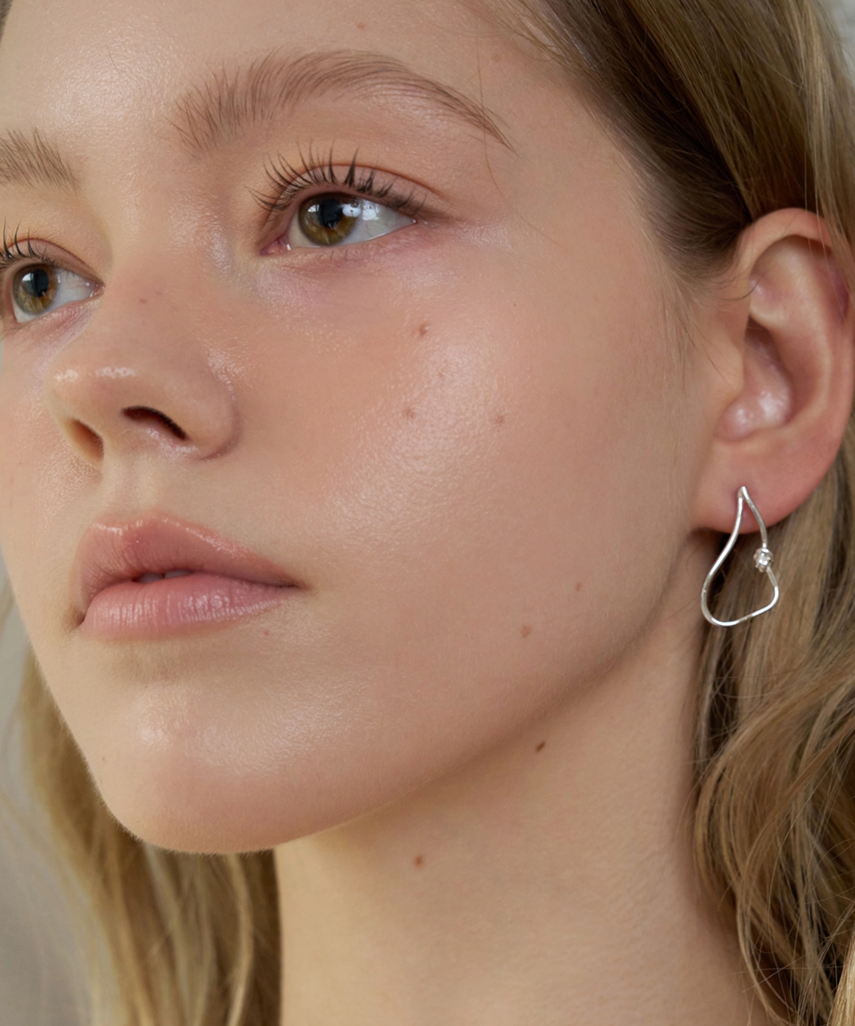판타스틱 플래닛(FANTASTIC PLANET) flow knot earrings (2colors)