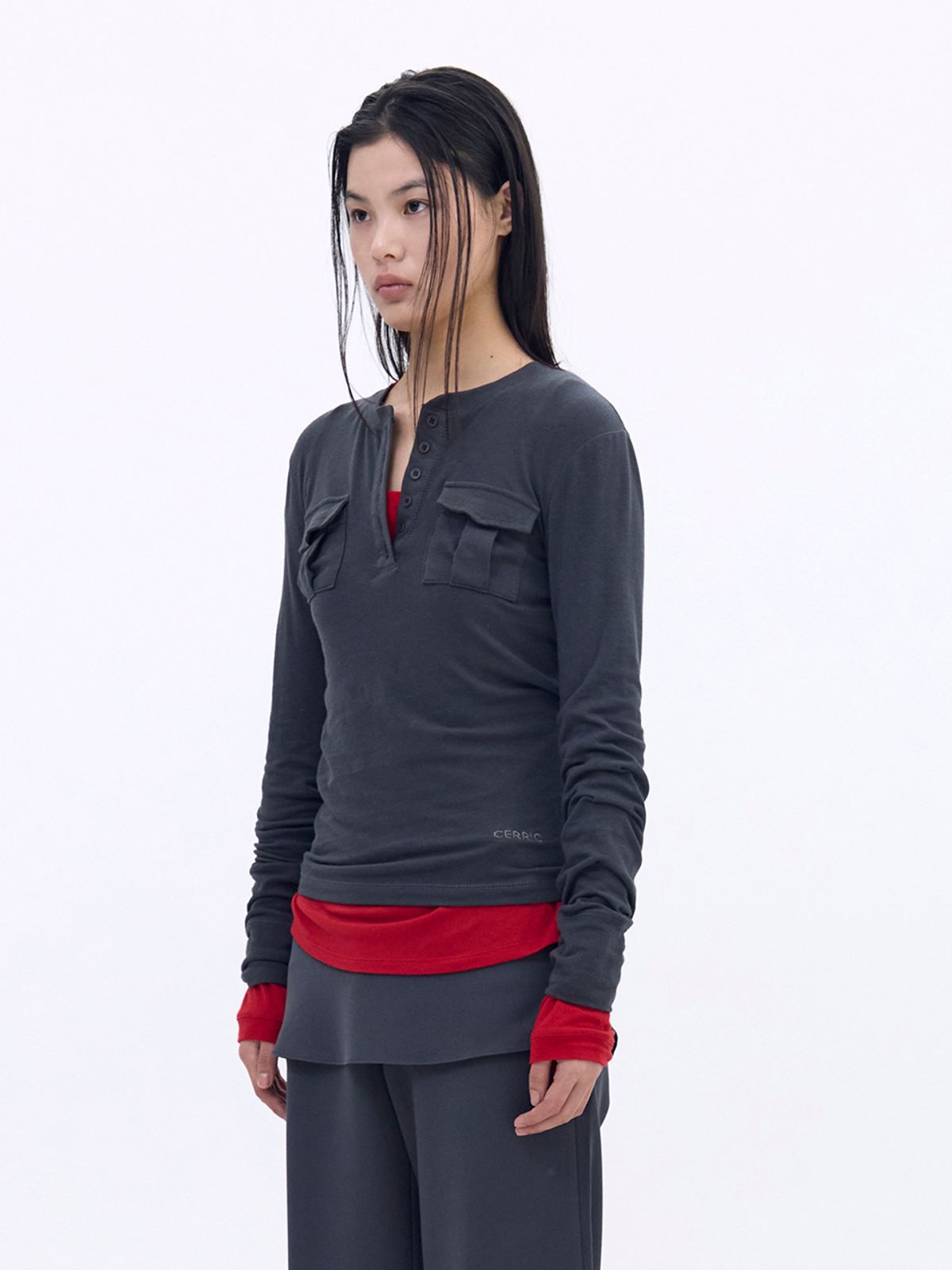 세릭(CERRIC) Pocket Henley Top _ Charcoal