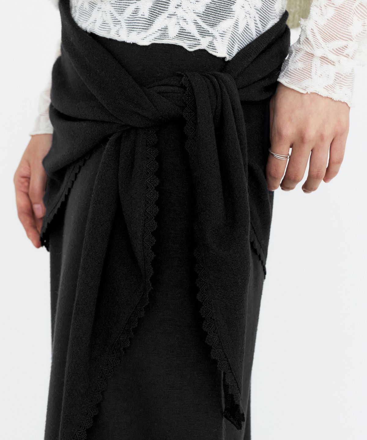 몽돌(MONGDOL) [SET] 울 블렌드 스카프 레이어드 롱 스커트 블랙 MDSK041BLACK