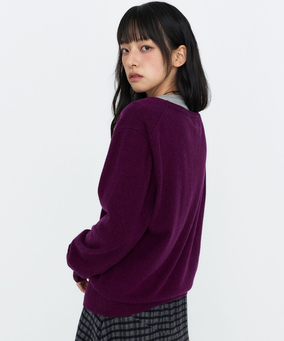 몽돌(MONGDOL) 울 캐시미어 딥 브이넥 니트 탑 퍼플 MDKT138PURPLE