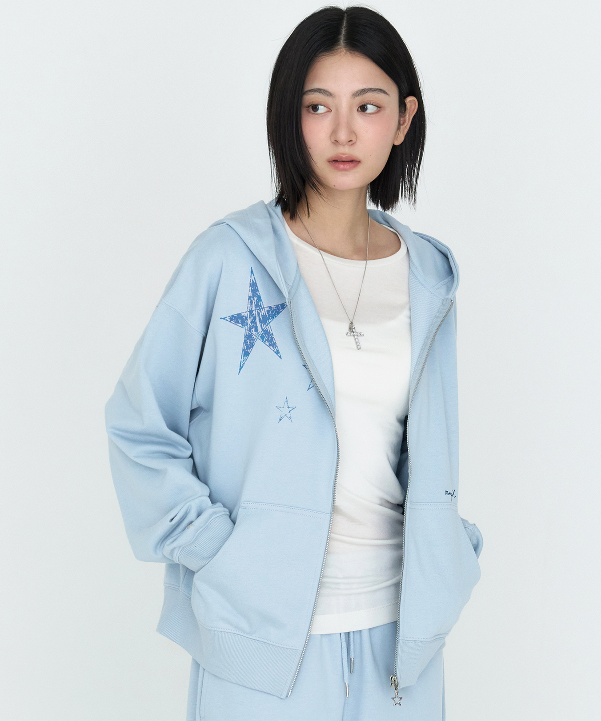 몽돌(MONGDOL) 별 그래픽 후드 집업 스카이블루 MDTS102SKYBLUE