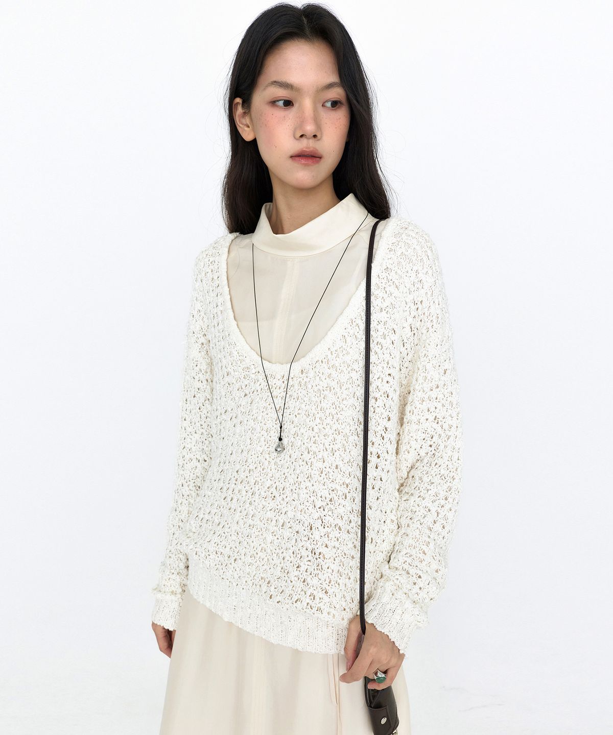 몽돌(MONGDOL) 실키 하프넥 드레이프 롱 원피스 아이보리 MDOP059IVORY