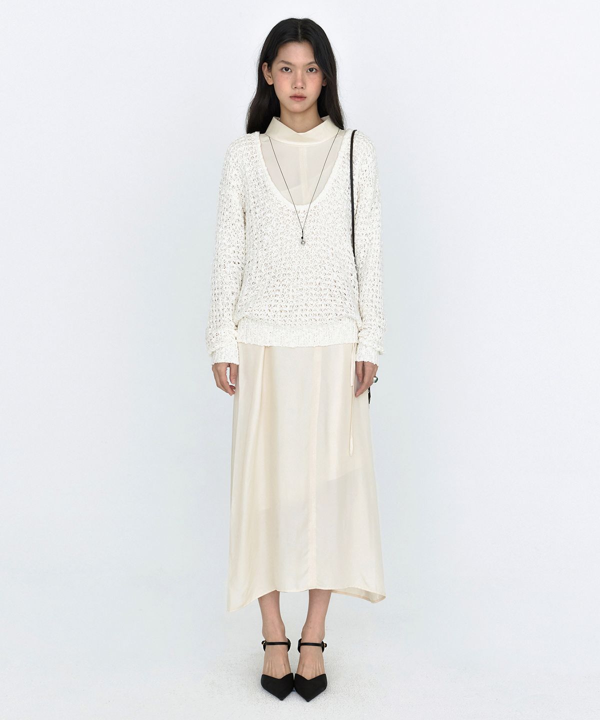 몽돌(MONGDOL) 실키 하프넥 드레이프 롱 원피스 아이보리 MDOP059IVORY