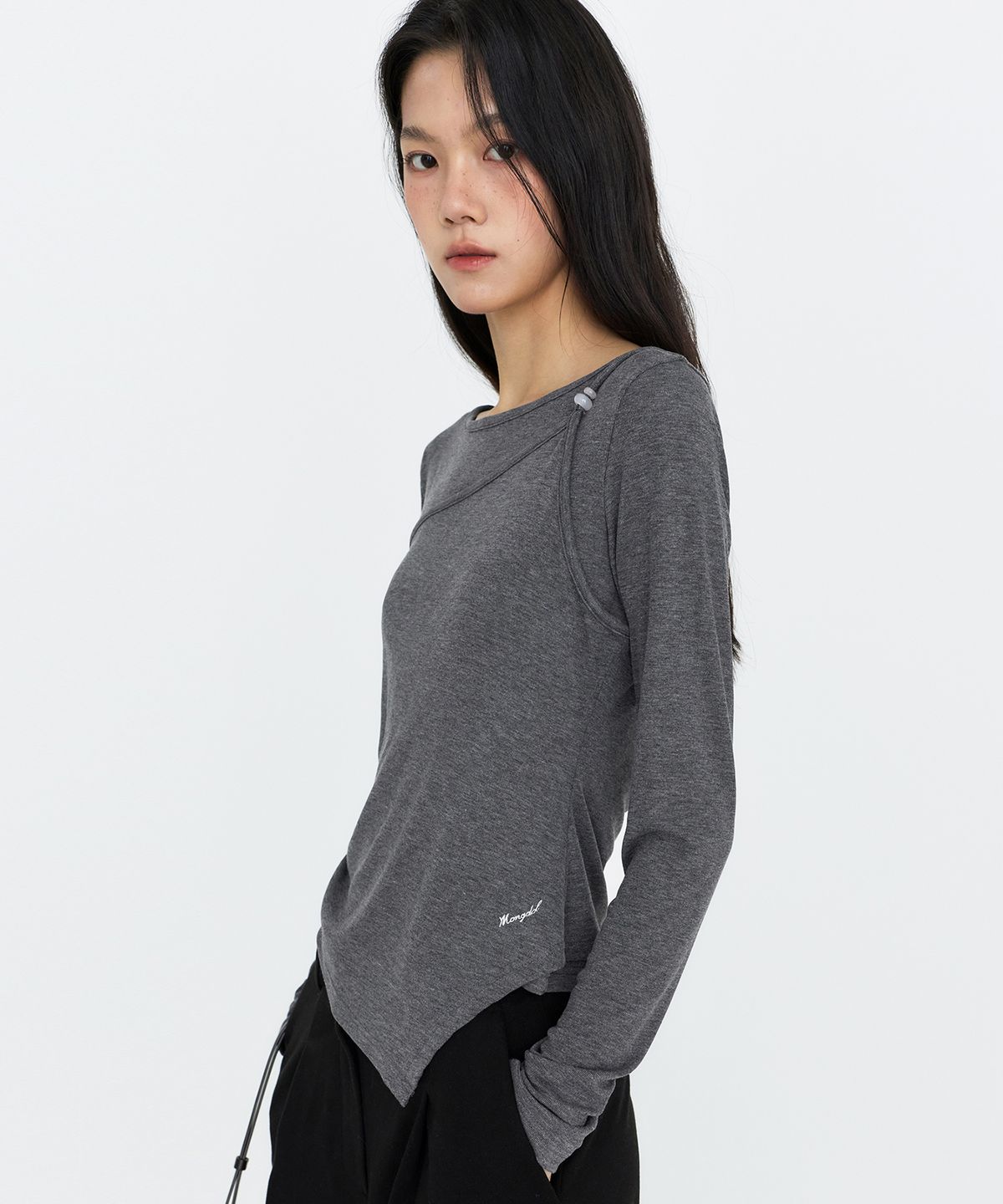 몽돌(MONGDOL) [SET] 원숄더 슬리브리스 레이어드 티셔츠 차콜 MDTS107CHARCOAL