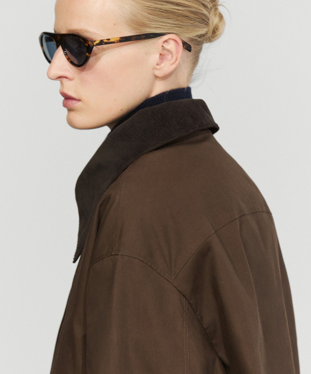 마시모두띠(MASSIMO DUTTI) 왁스 코팅 터틀넥 코듀로이 자켓