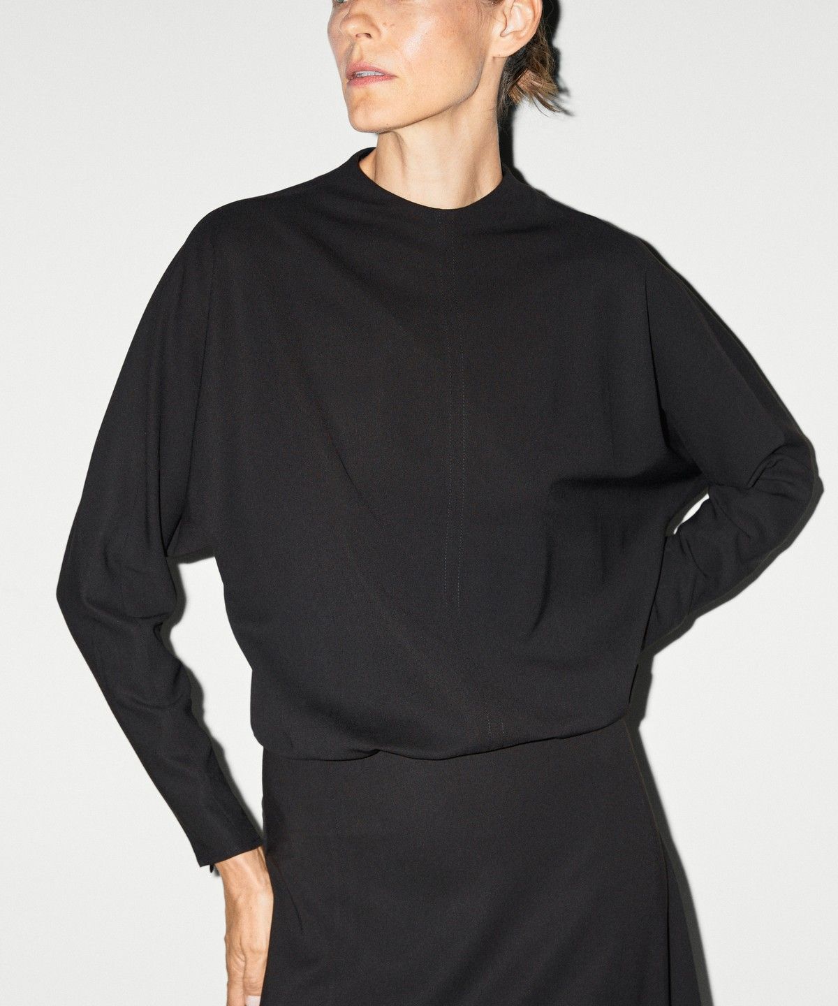 마시모두띠(MASSIMO DUTTI) 긴소매 미디 원피스