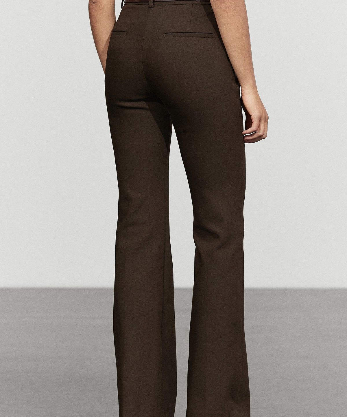 마시모두띠(MASSIMO DUTTI) 테크니컬 플레어 핏 팬츠