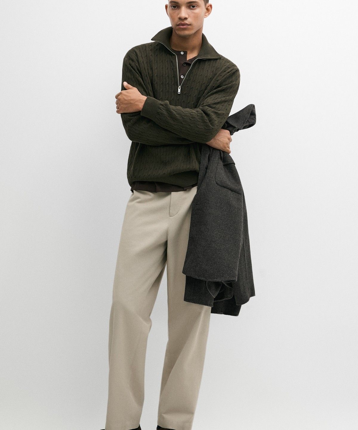 마시모두띠(MASSIMO DUTTI) 지퍼 디테일 터틀넥 니트 스웨터