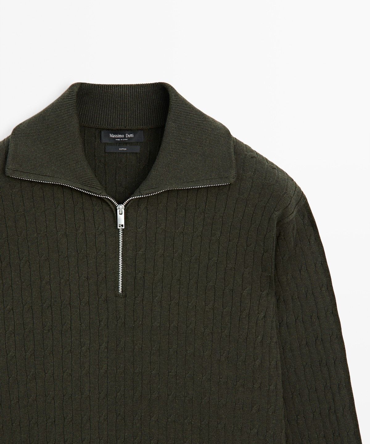마시모두띠(MASSIMO DUTTI) 지퍼 디테일 터틀넥 니트 스웨터