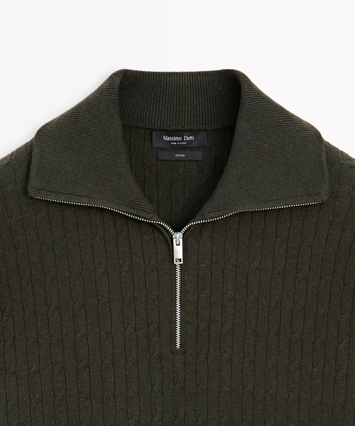 마시모두띠(MASSIMO DUTTI) 지퍼 디테일 터틀넥 니트 스웨터