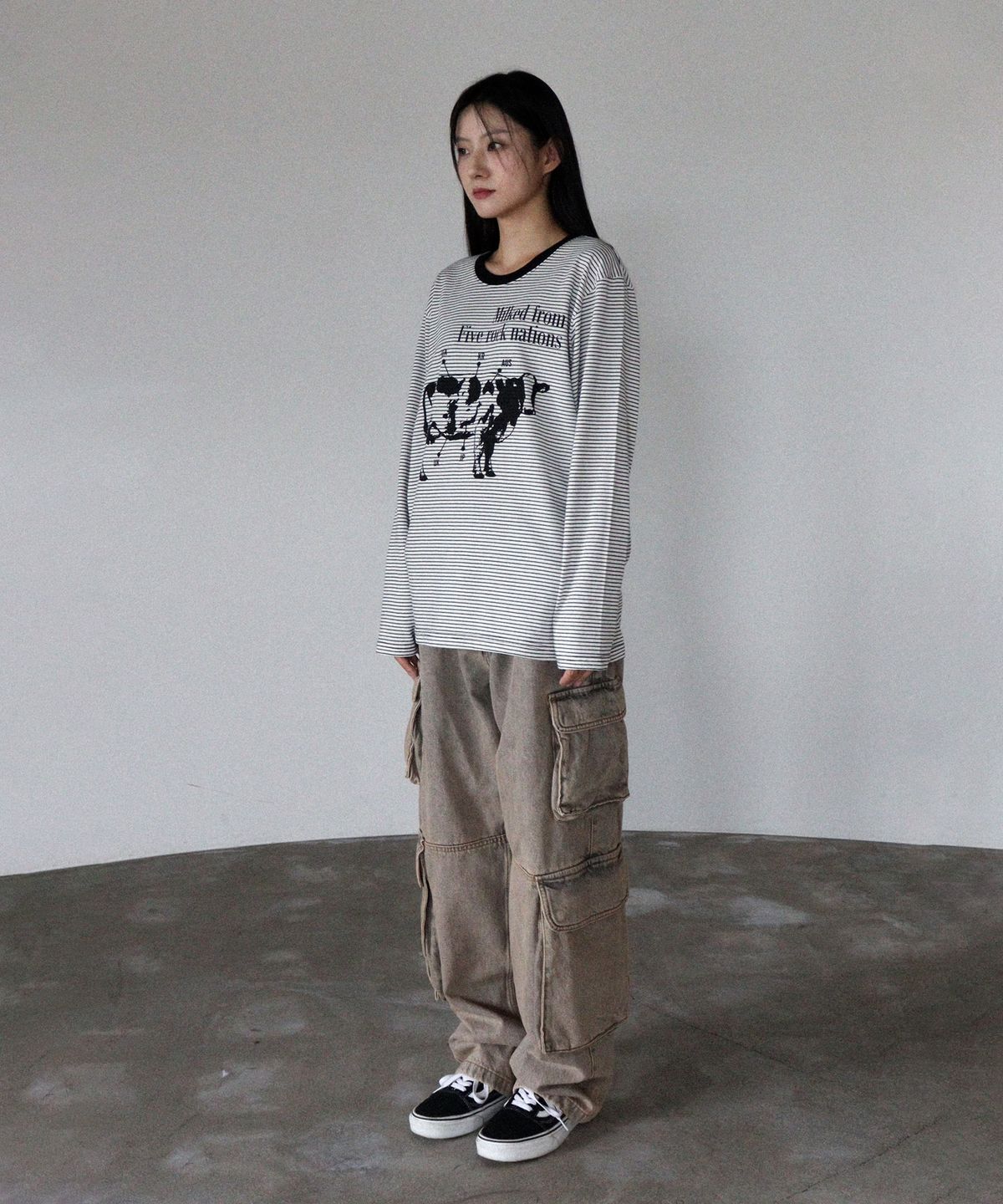 디파이클럽로버스(DEFYCLUBROBBERS) Rock roots cow 스트라이프 롱슬리브 아이보리