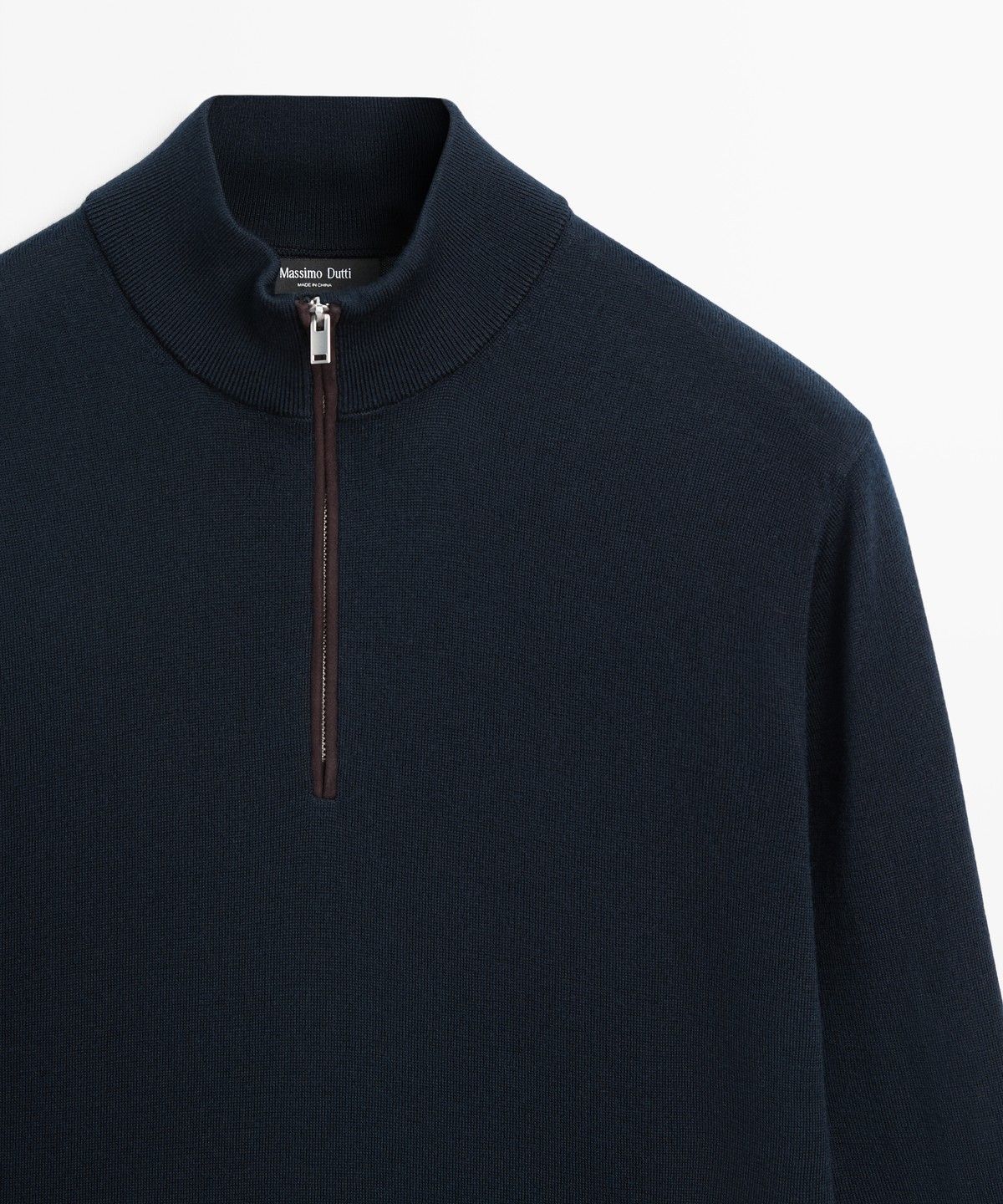 마시모두띠(MASSIMO DUTTI) 메리노 울 블렌드 모크넥 니트 스웨터