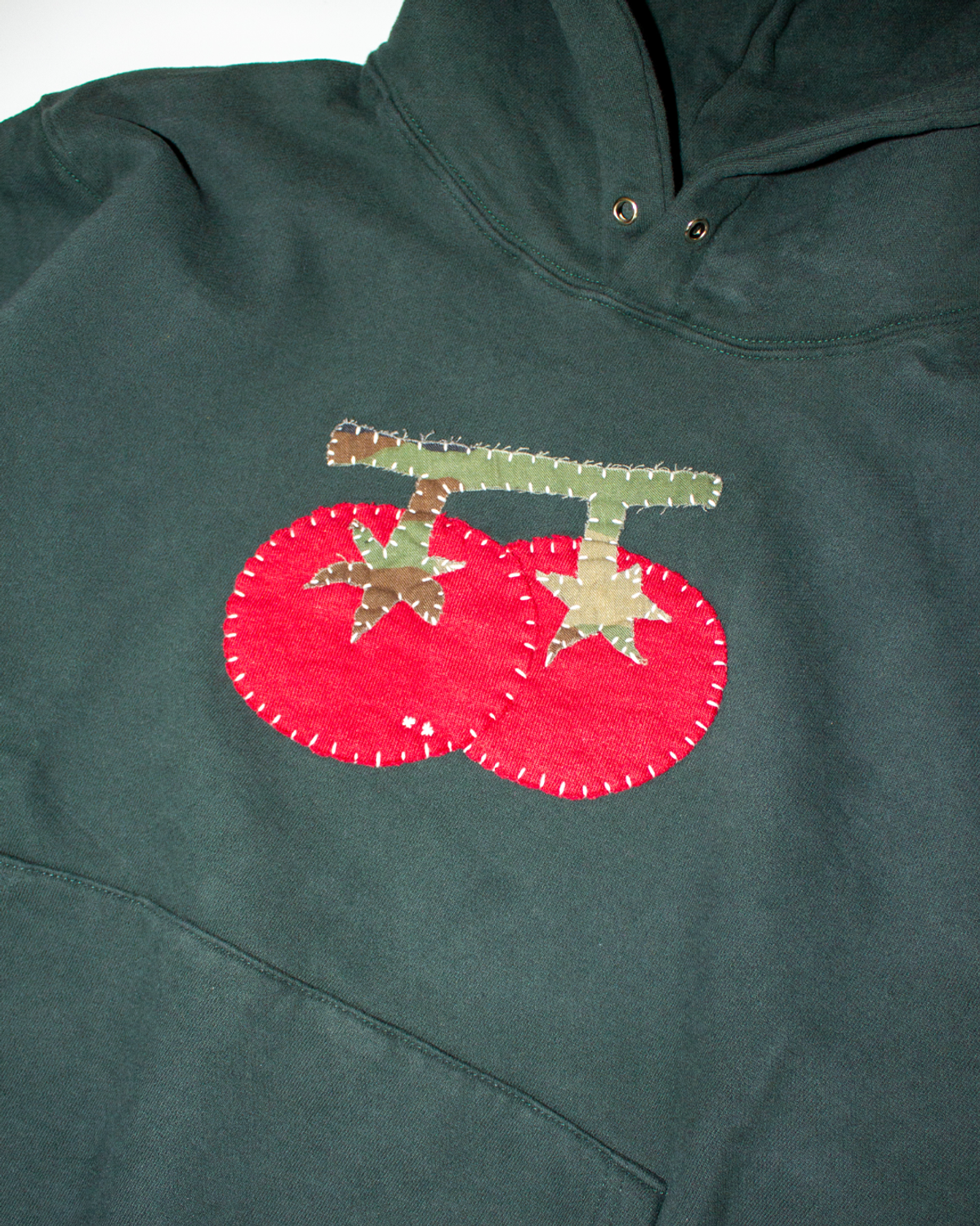 미디엄스(MEDIUMS) [MEDIUMS x TWO STANDARD] Sashiko Tomato Patch Hoodie  (미디엄스 x 투스탠다드 사시코 토마토 패치 후드티)