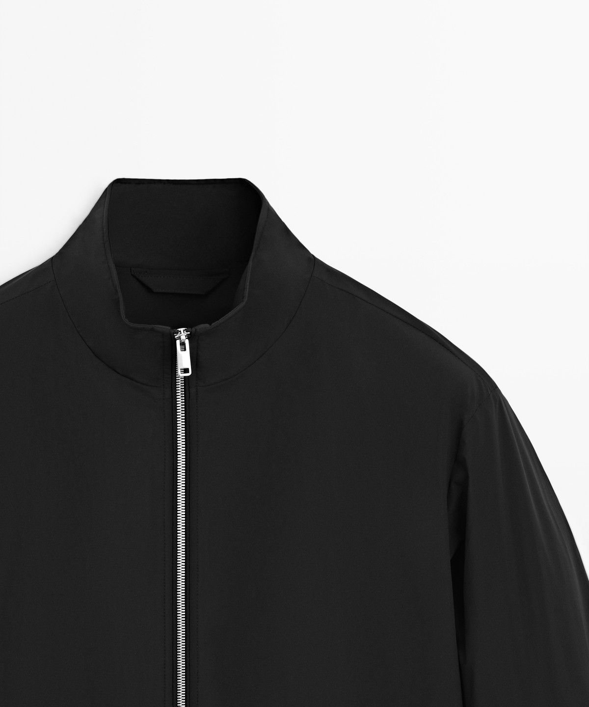 마시모두띠(MASSIMO DUTTI) 포켓 디테일 테크니컬 재킷