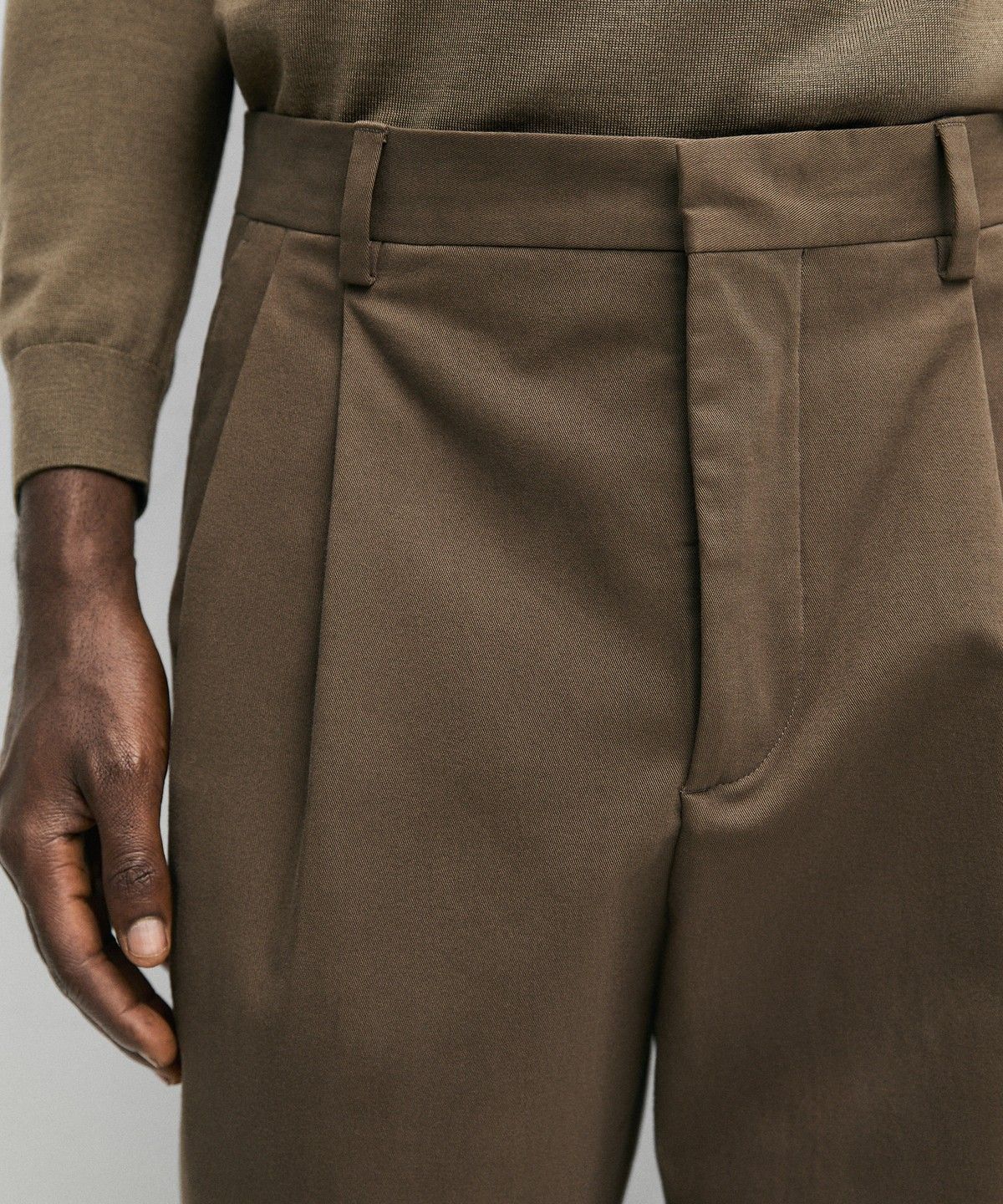 마시모두띠(MASSIMO DUTTI) 코튼 블렌드 핀턱 팬츠