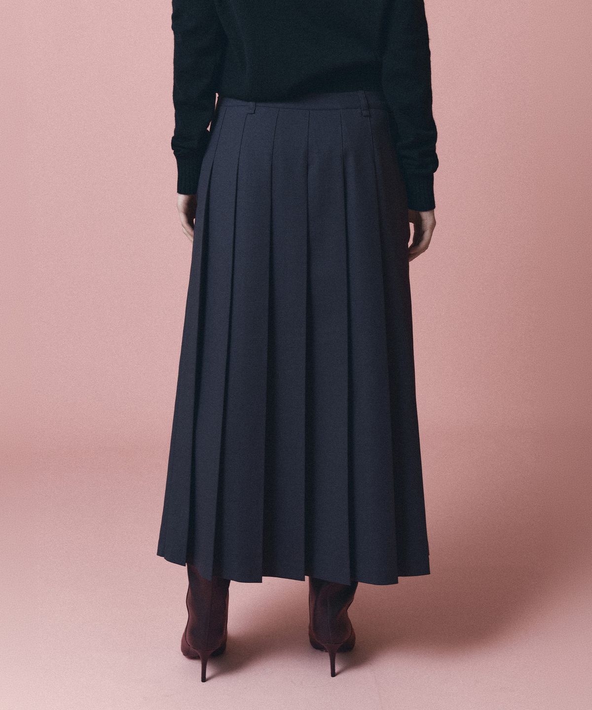 토와브(TOWAV) SHELL PLEATS SKIRT_CHARCOAL