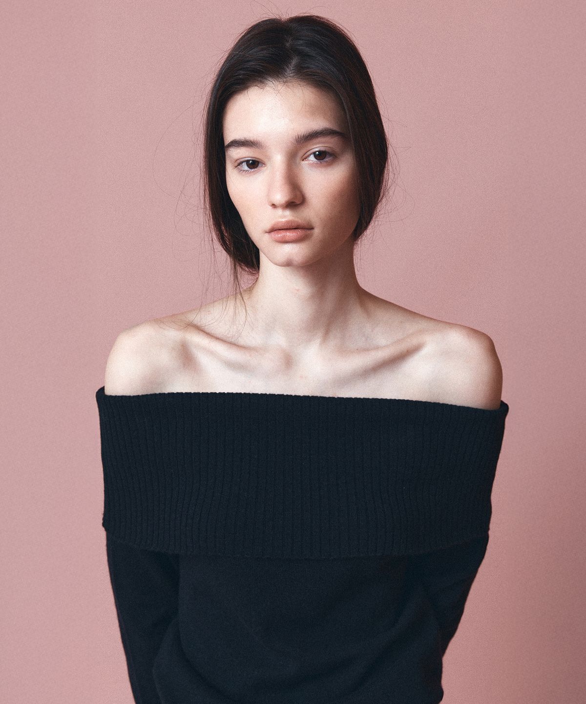 토와브(TOWAV) WEE OFF SHOULDER KNIT_BLACK