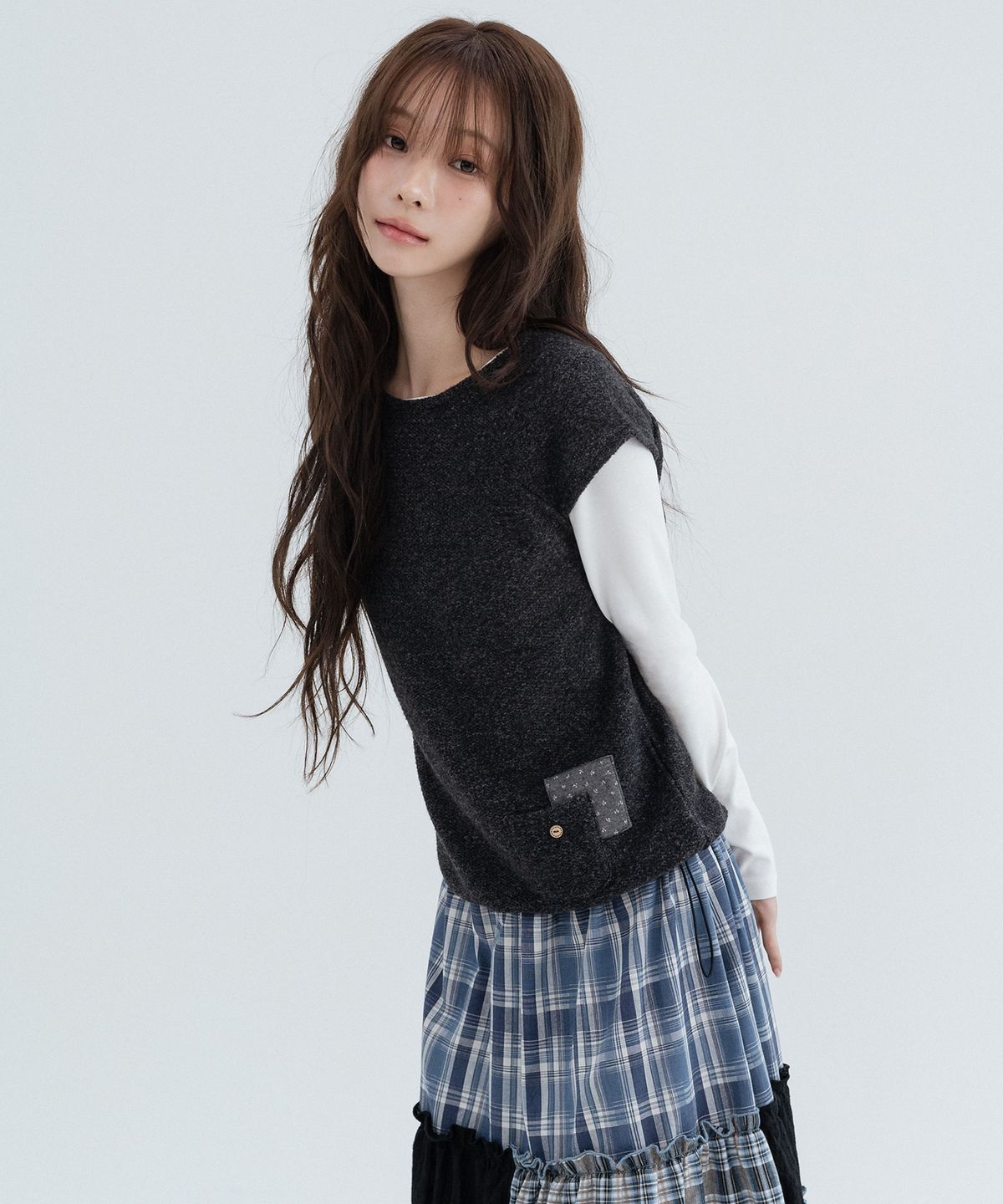 하이스쿨디스코(HIGH SCHOOL DISCO) 플라워 포켓 레이어드 니트_차콜