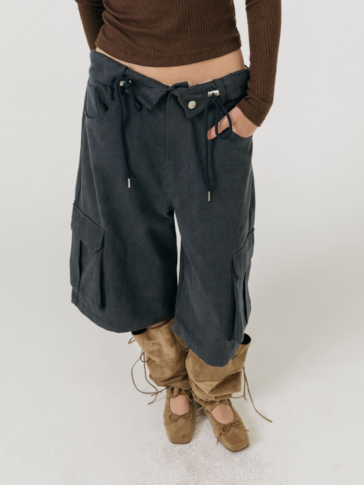 모이페어(MOIFAIRE) BERMUDA CARGO PANTS / NAVY