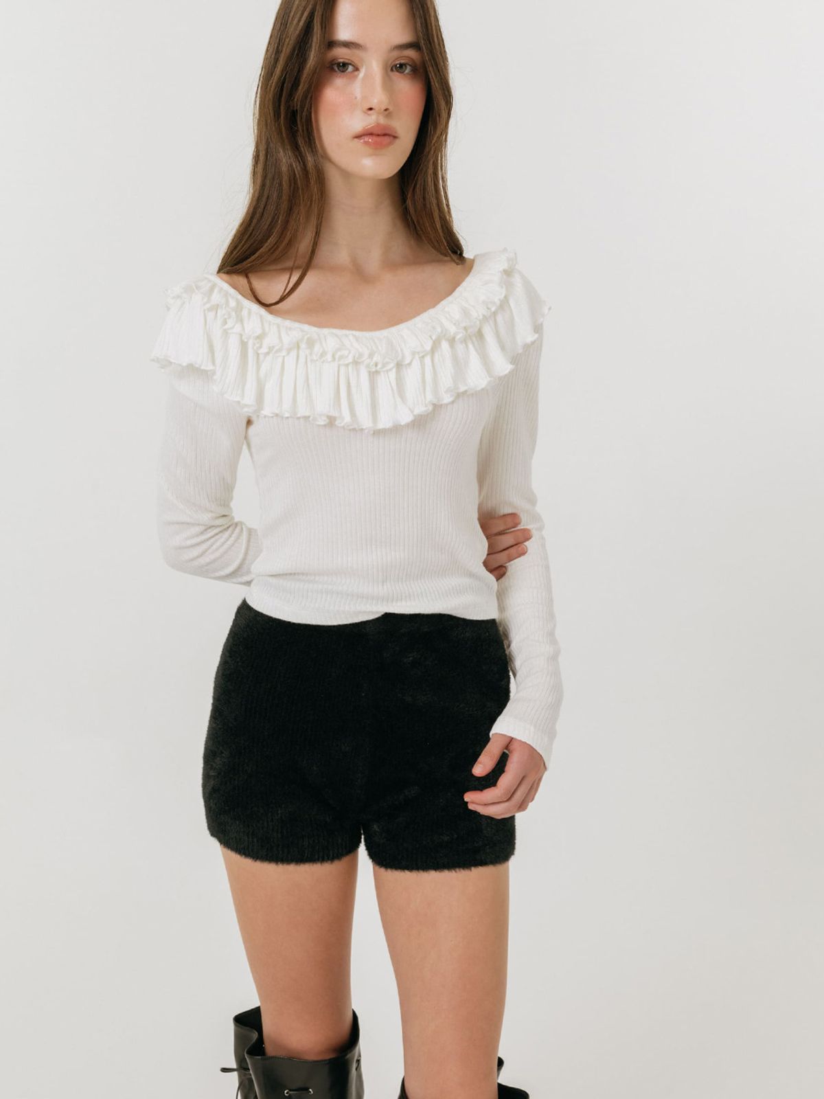모이페어(MOIFAIRE) DOUBLE FRILL OFF SHOULDER T-SHIRT / WHITE