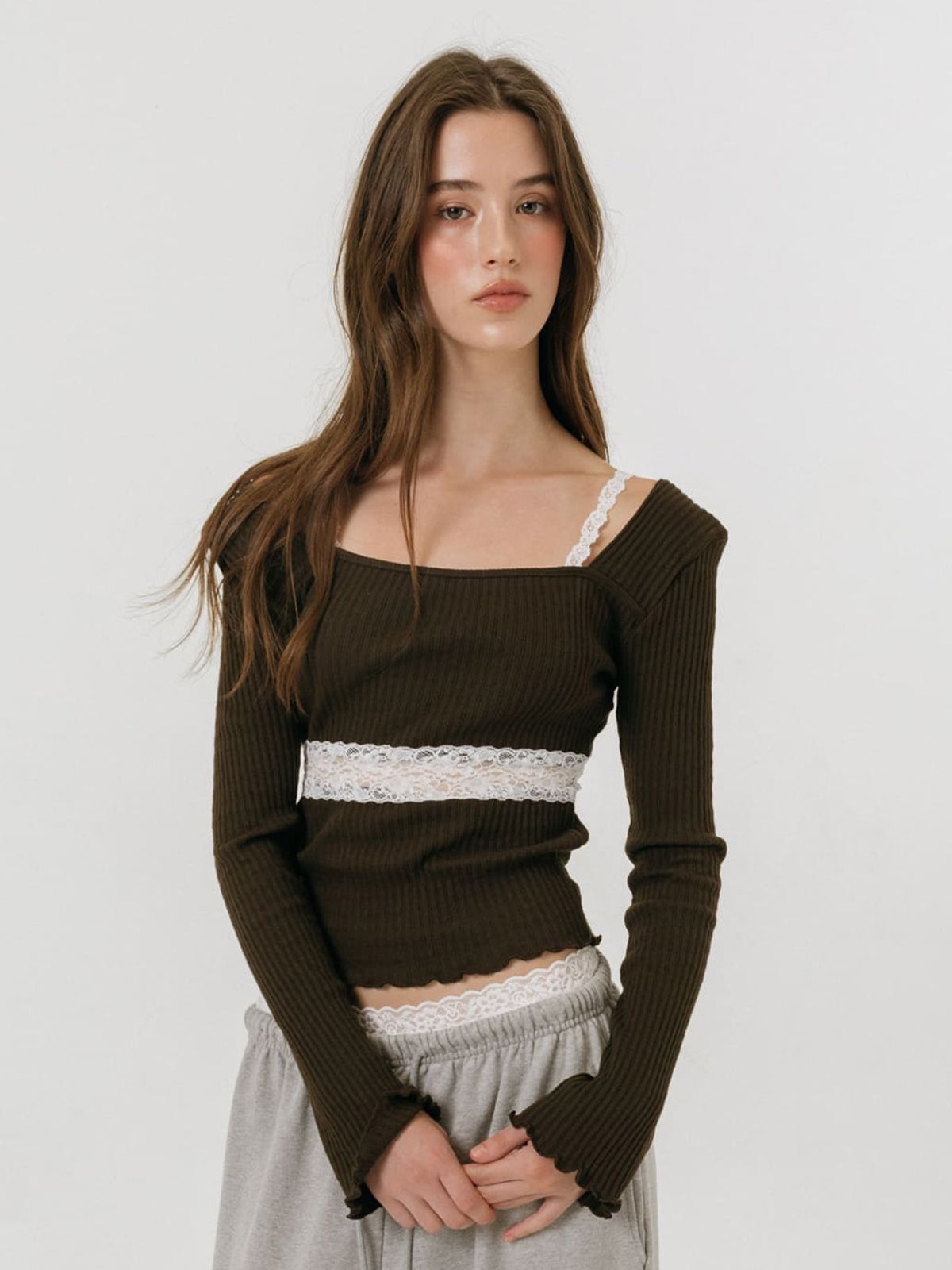 모이페어(MOIFAIRE) FLEUR SHEER LACE T-SHIRT / BROWN