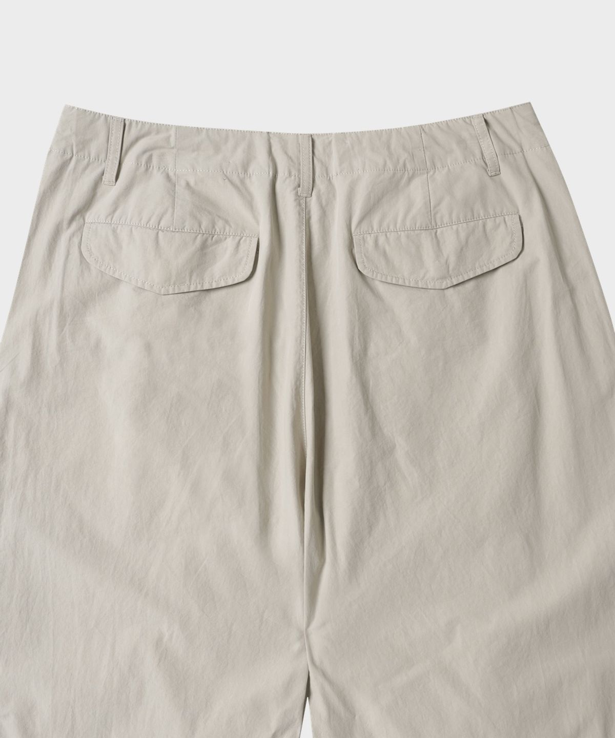 테일던(TAILDERN) Jaden Lightweight Parachute Pants Beige