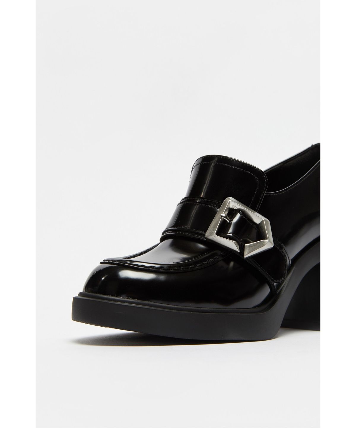 슈콤마보니(SUECOMMA BONNIE) Chunky buckle loafer pumps(black)_DG1BA26504BLK