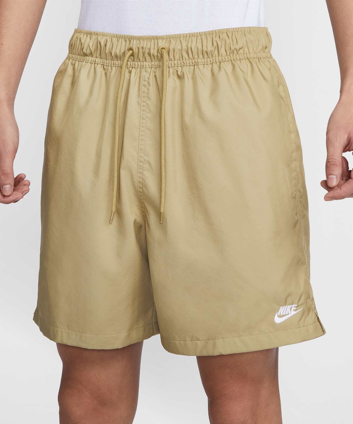 나이키(NIKE) 클럽 우븐 플로우 쇼츠 M - 파라슈트 베이지:화이트 / FN3308-297