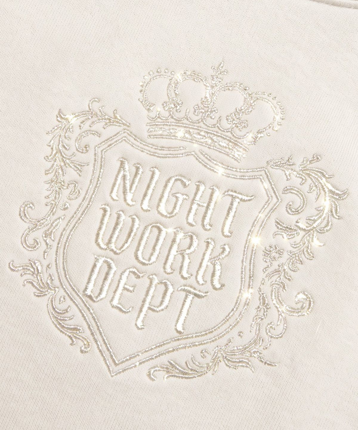 나이트워크뎁(NIGHTWORKDEPT) 아카이브 크레스트 후디_라이트베이지