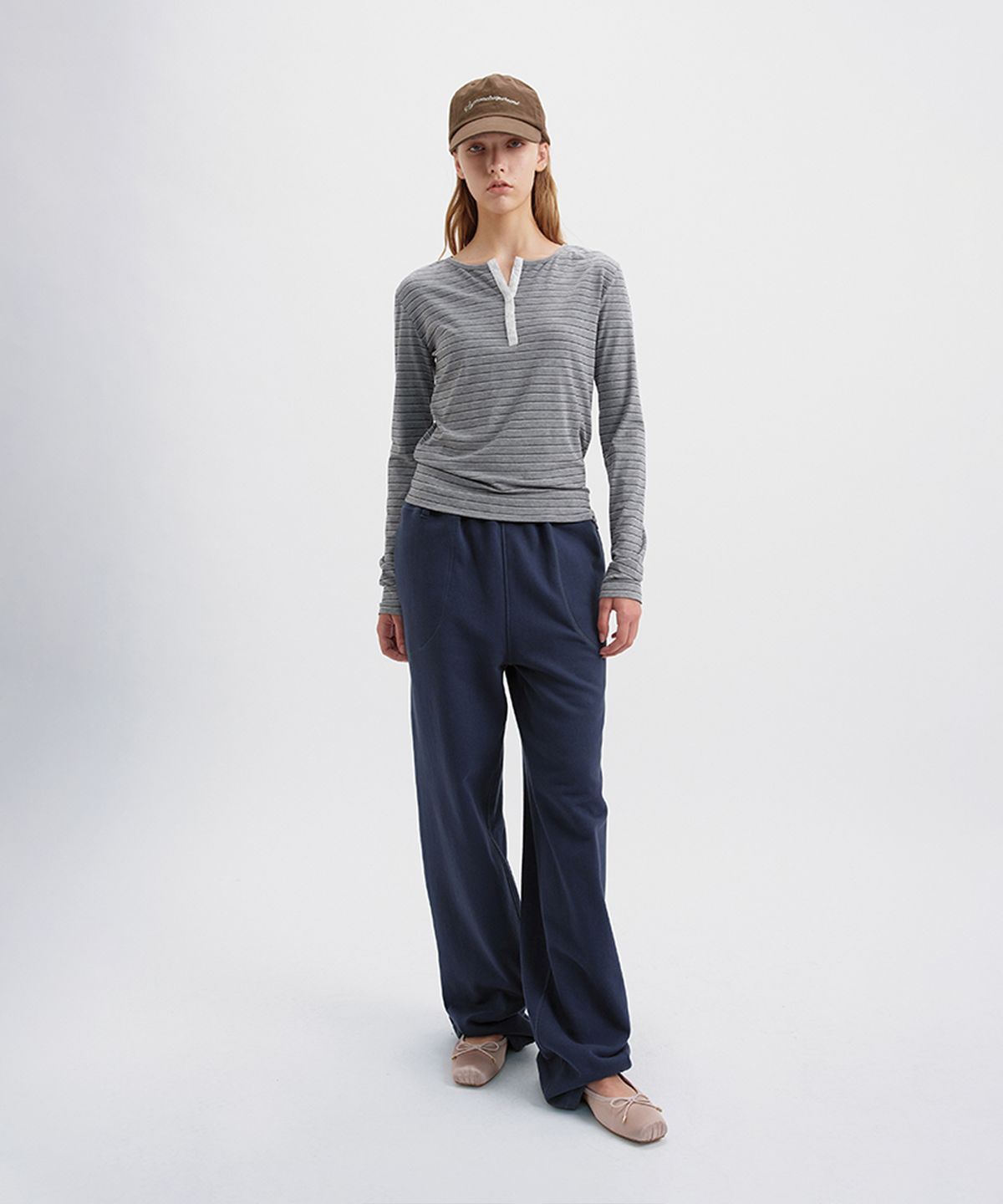 시메트릭 퍼센트(SYMMETRICPERCENT) Striped Henley Neck Top / Melange Grey