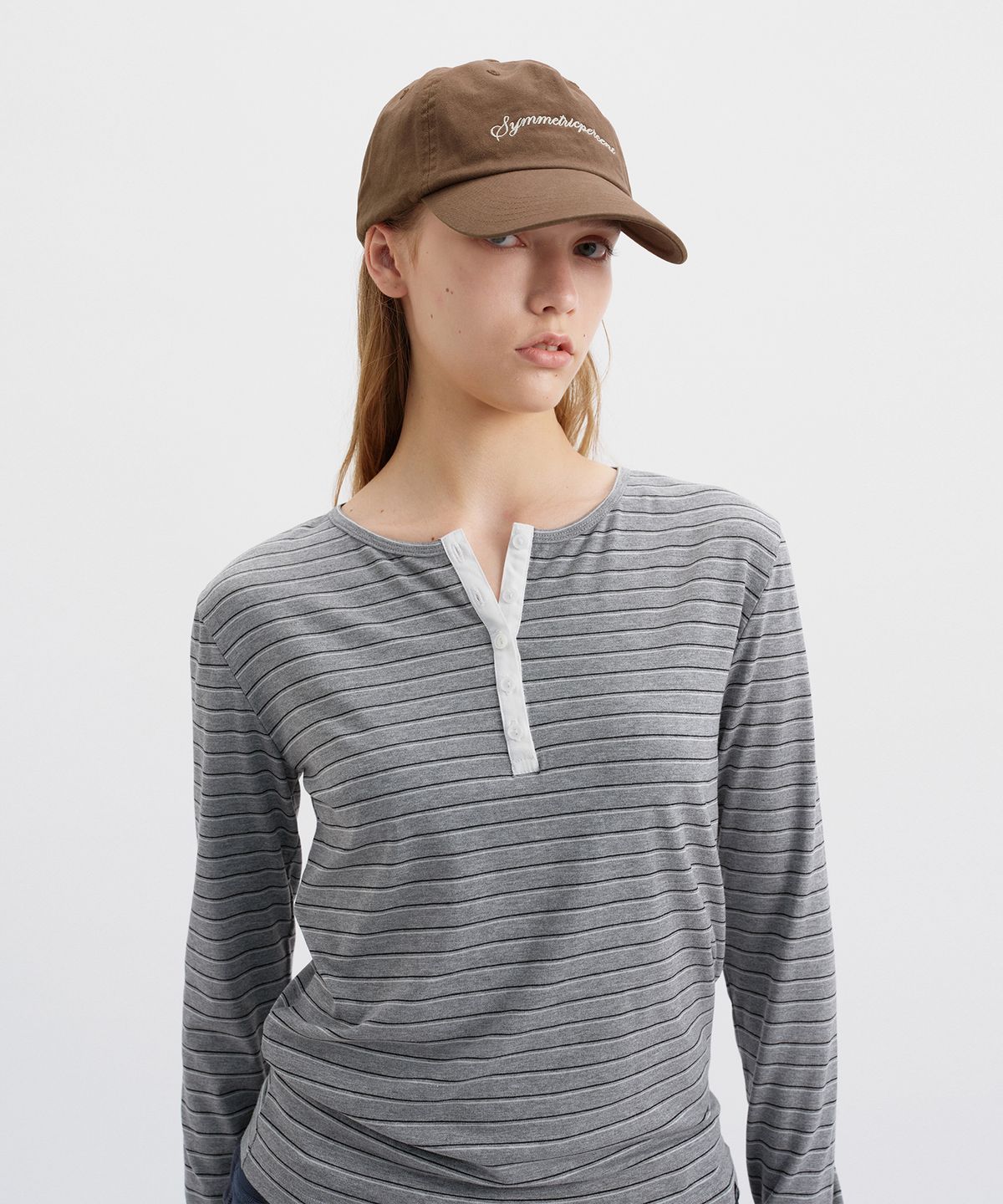 시메트릭 퍼센트(SYMMETRICPERCENT) Striped Henley Neck Top / Melange Grey
