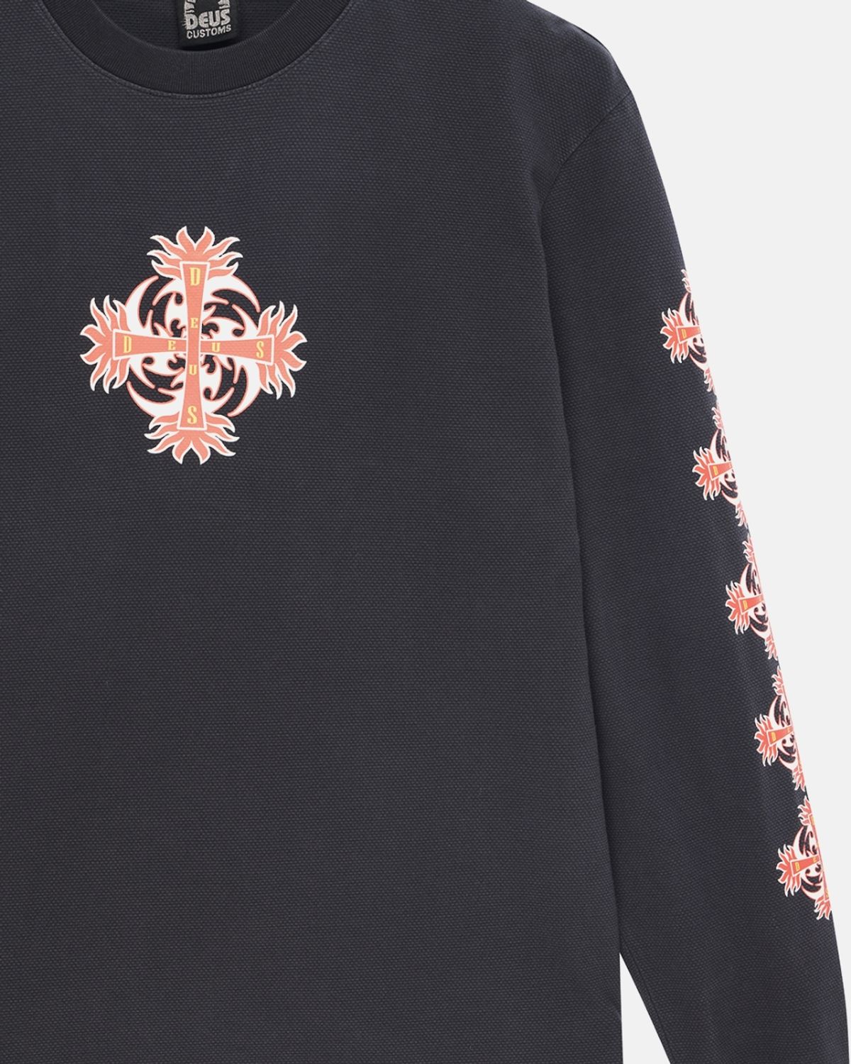 데우스 엑스 마키나(DEUS EX MACHINA) Swivel Ls Tee_Charcoal