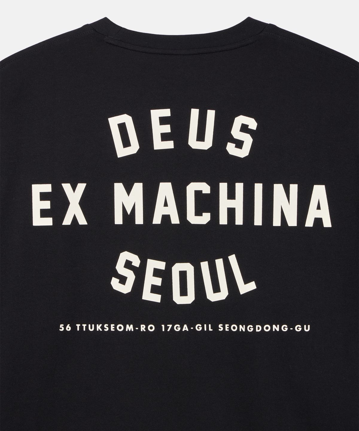데우스 엑스 마키나(DEUS EX MACHINA) Seoul College Address Ls Tee_Black