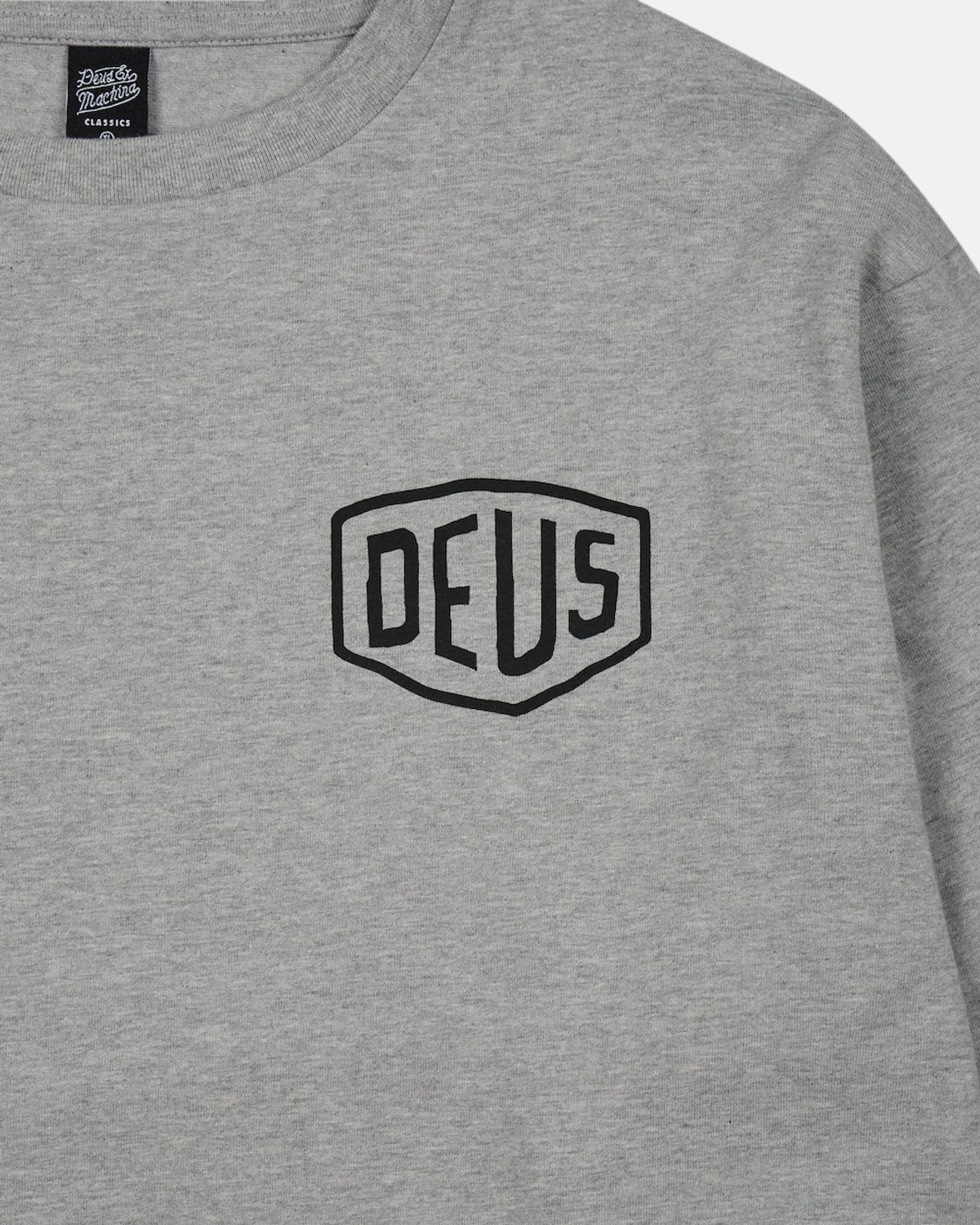 데우스 엑스 마키나(DEUS EX MACHINA) Seoul College Address Ls Tee_M/Grey