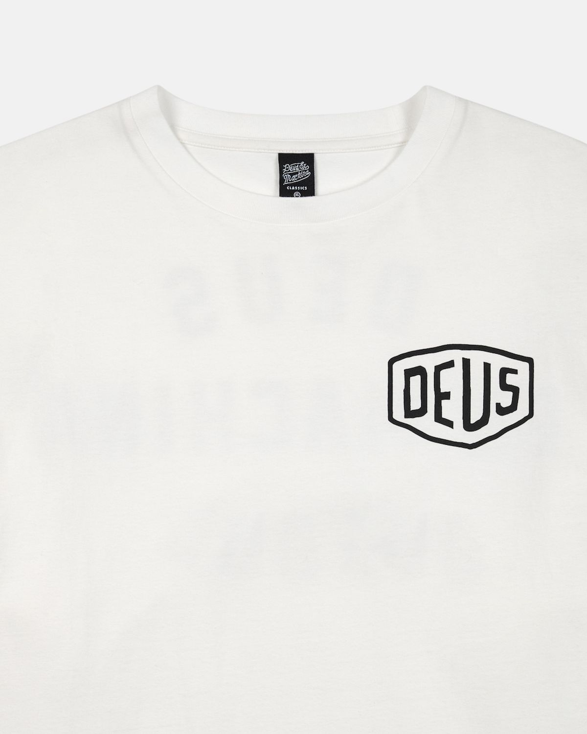 데우스 엑스 마키나(DEUS EX MACHINA) Seoul College Address Ls Tee_White