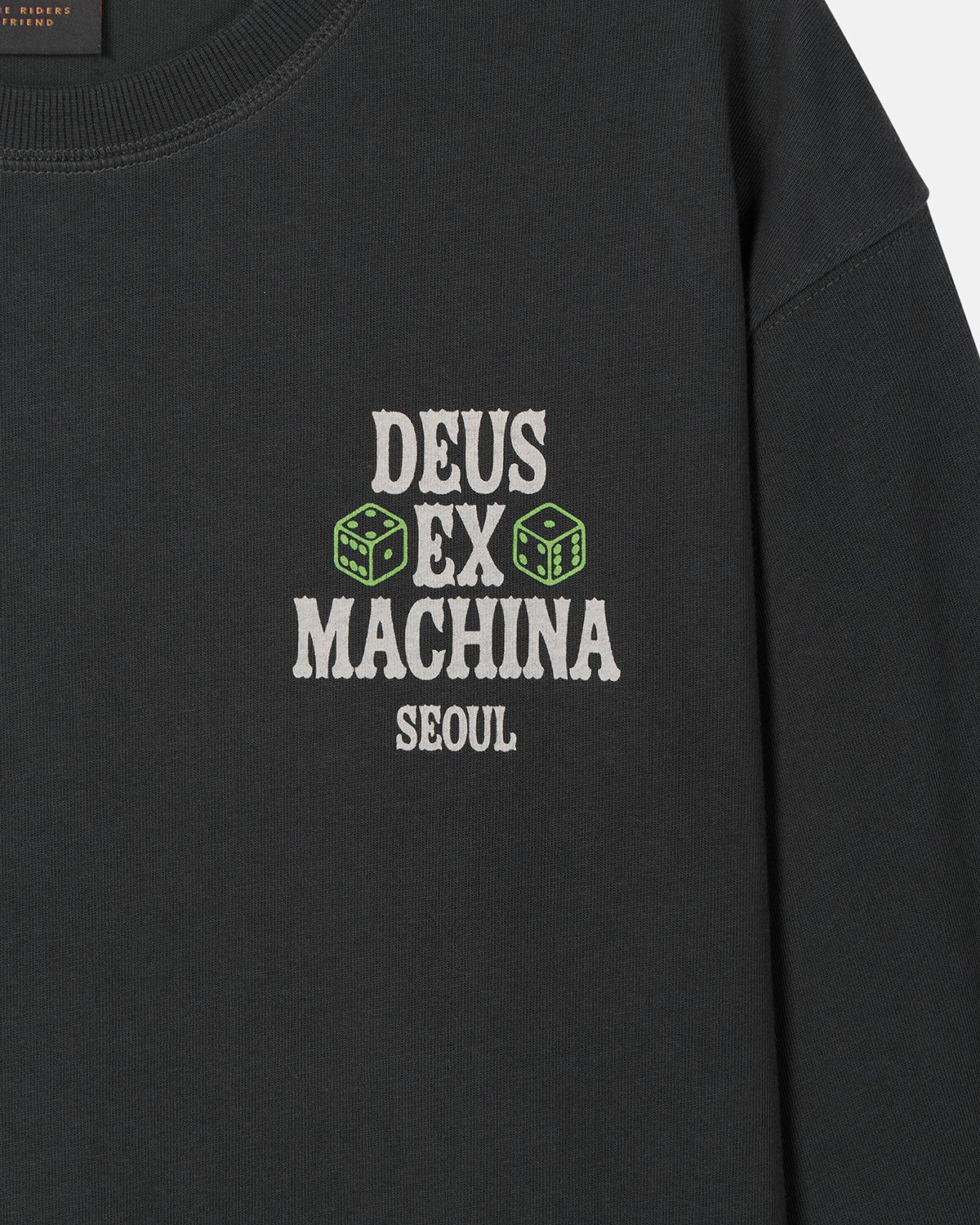 데우스 엑스 마키나(DEUS EX MACHINA) Seoul Ceramic Ls Tee_Charcoal