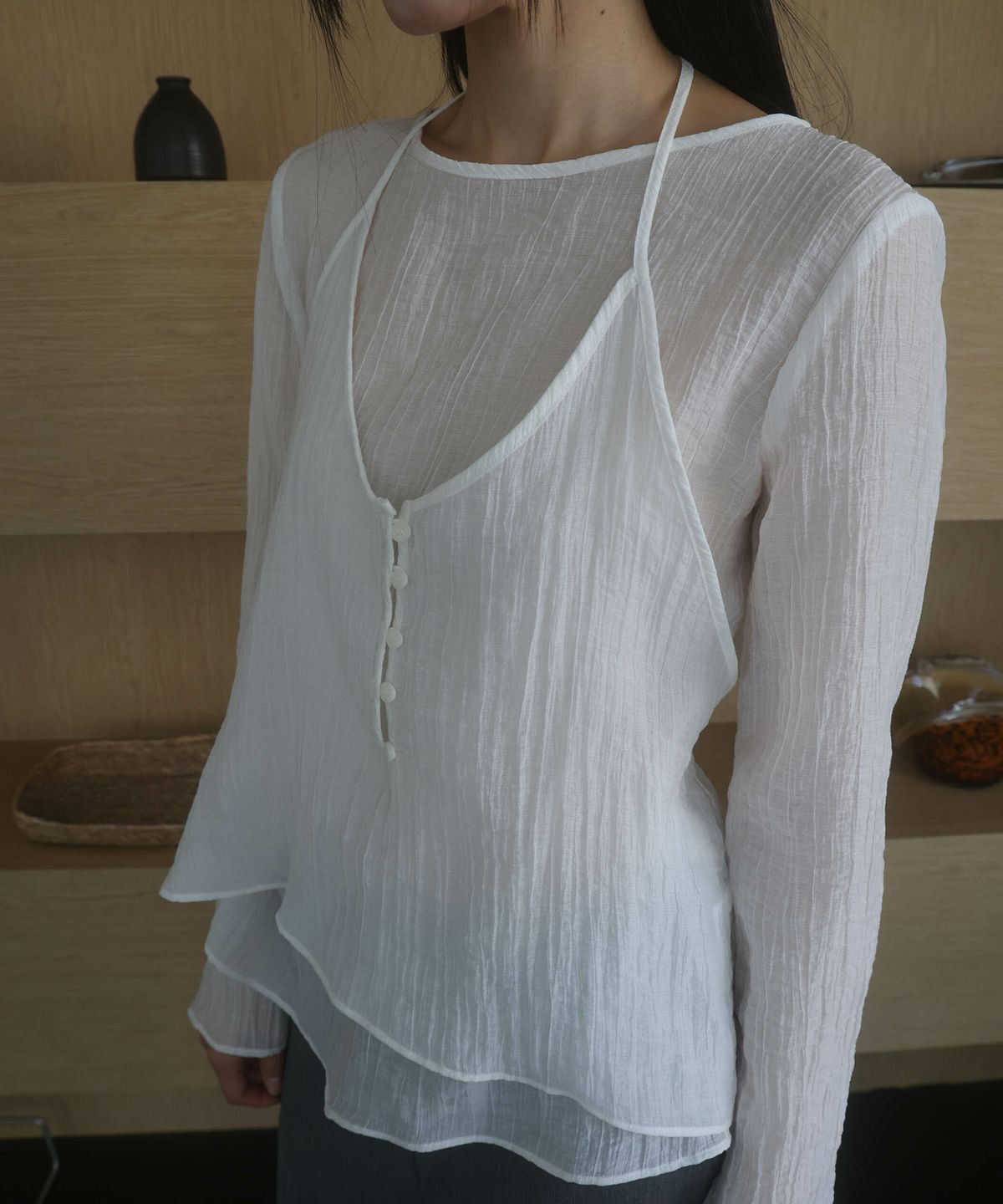 린테(LYNTE) Wrinkle Halter Blouse Set (Dark Gray)