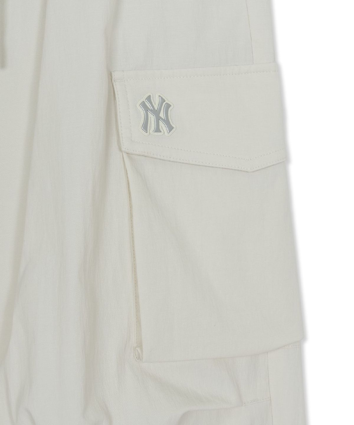 엠엘비(MLB) 여성 고프코어 셔링 카고 와이드 플레어 팬츠 NY (D.Cream)