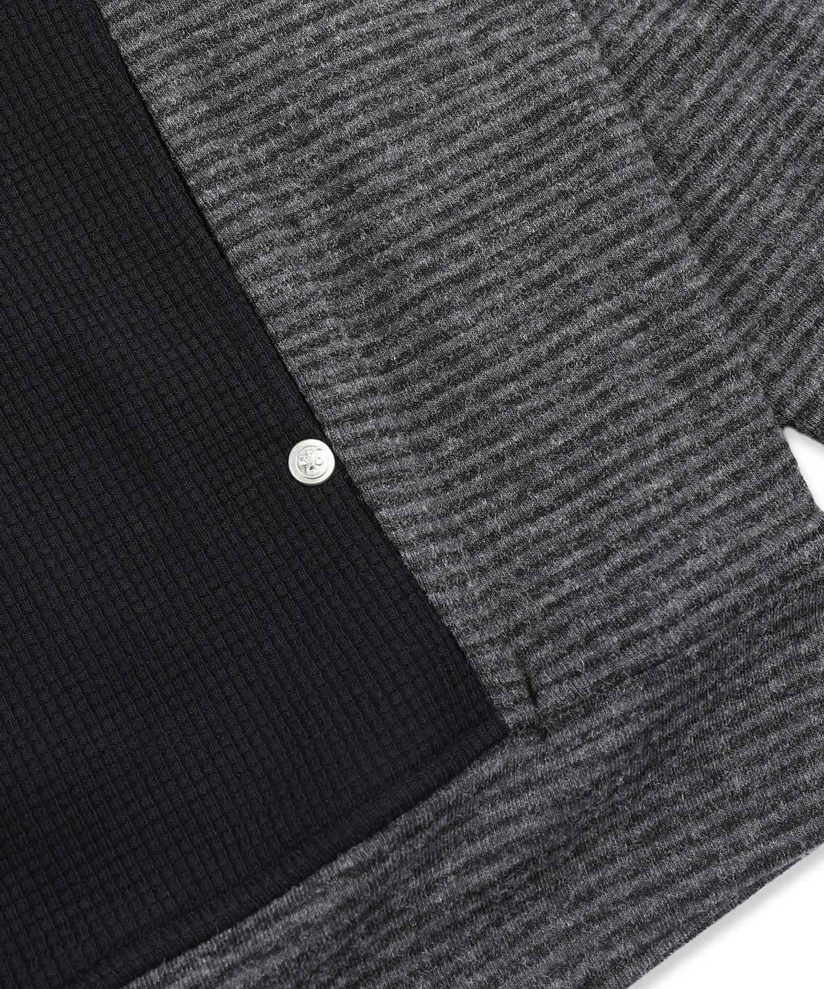 엑스톤즈(XTONZ) XTT171 스트라이프 믹스 와플 하이넥 크롭 후드 집업 (BLACK)