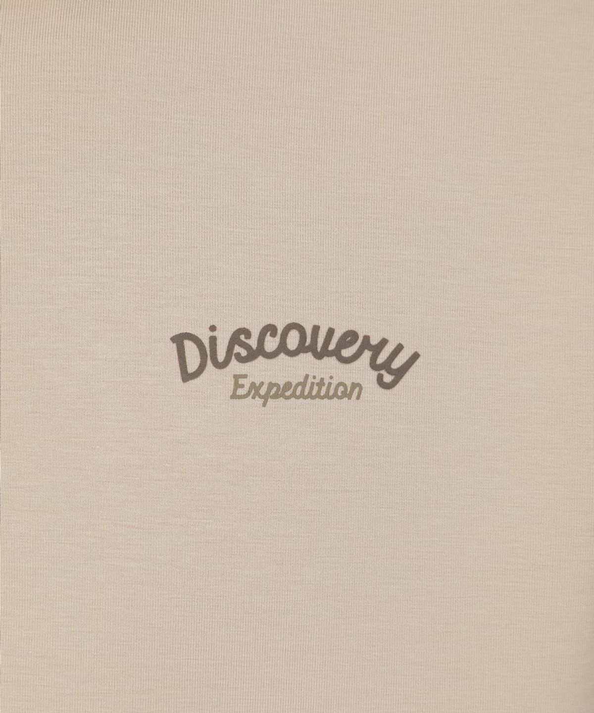 디스커버리 익스페디션(DISCOVERY EXPEDITION) 남성 스몰 그래픽 반집업 티셔츠 (L/BEIGE)