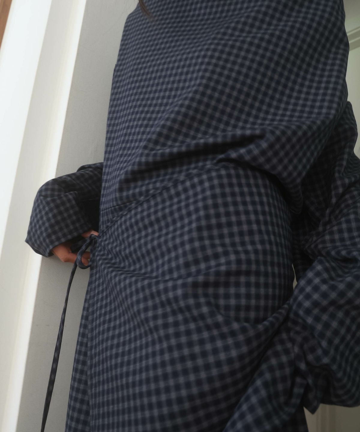 린테(LYNTE) Cowl Neck One-Piece (Stripe)