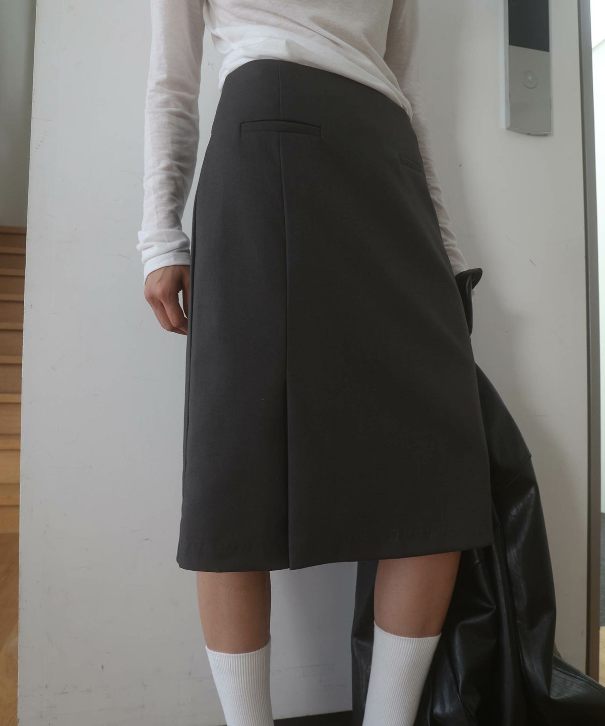 린테(LYNTE) Wool Midi Skirt (Black)